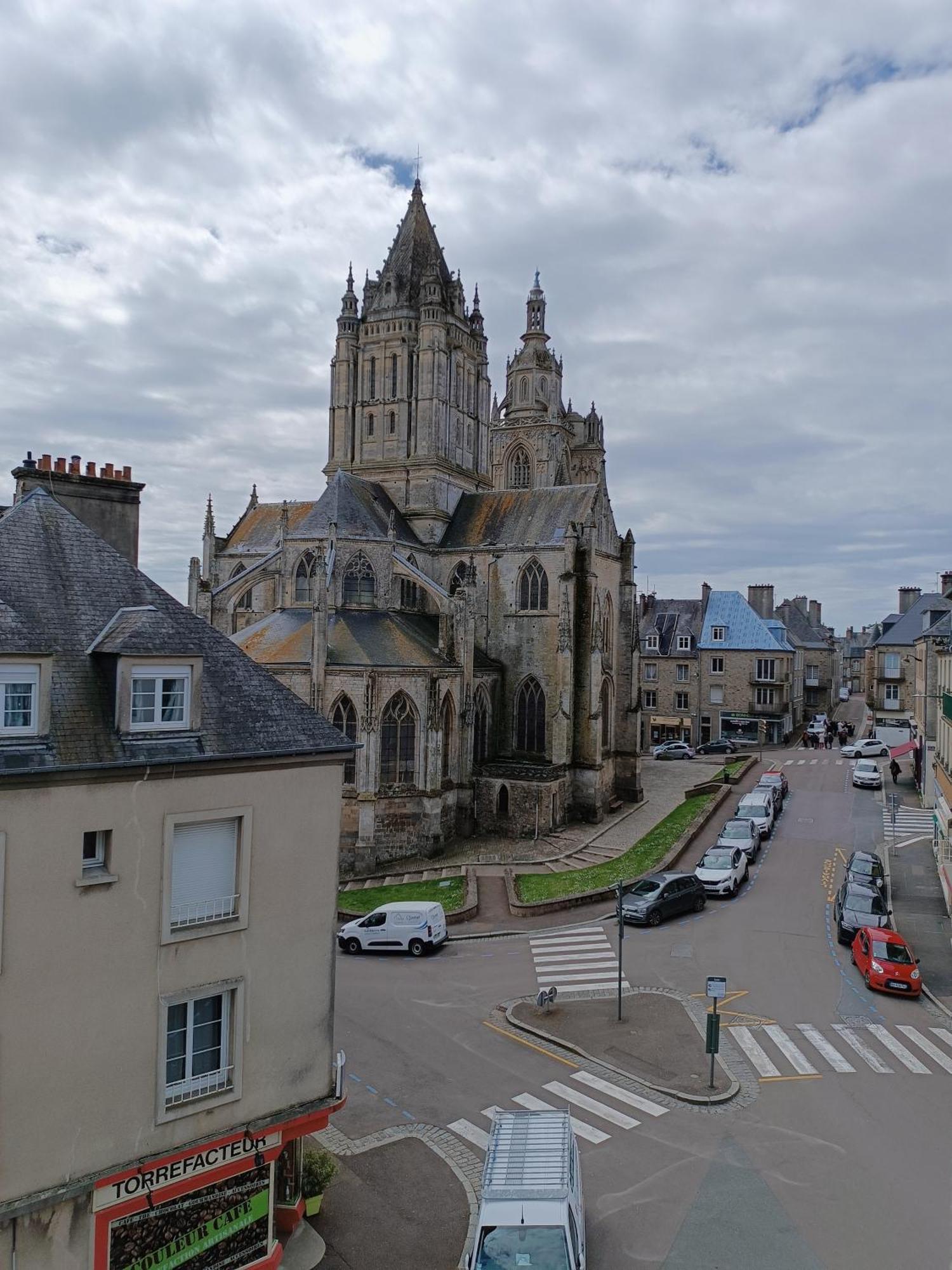 Elegant Studio ~Hyper Centre~ Apartment Coutances Exterior photo